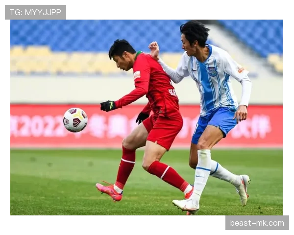 为什么这张红牌判罚让全场哗然？规则到底怎么界定“严重犯规”